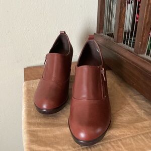 NWOT Bella Vita Brown Leather Ankle Boots Size 6.5